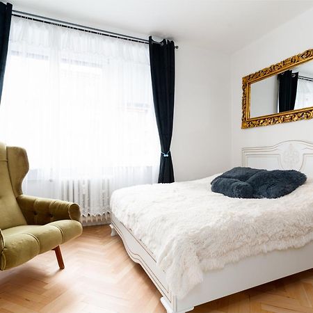 Ferienwohnung Kingdom Of 3 Roses Prag Exterior foto